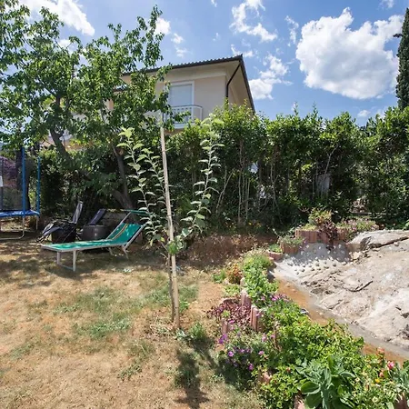 Anna Apartman