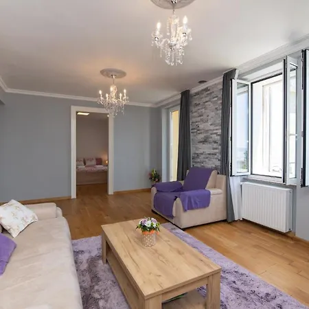 Anna Apartman