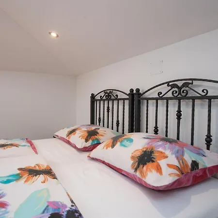 Anna Apartman
