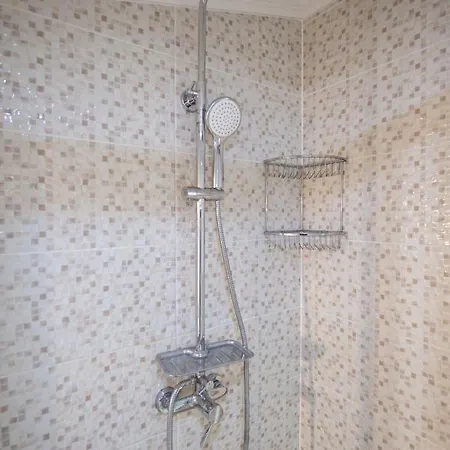 Anna Apartman *